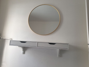Photo de galerie - Bureau encastré plus Miroir 