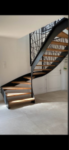 Photo de galerie - Escalier sur mesure deux quart tournant 