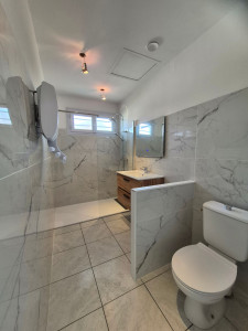 Photo de galerie - Salle de douche complète 