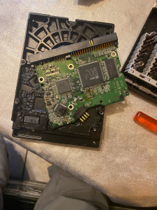 Photo de galerie - Réparation formatages extraction des données 