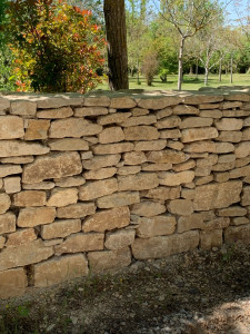 Photo de galerie - Mur en pierres sèches 