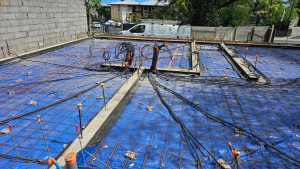 Photo de galerie - Préparation du gainage électrique avant coulage plancher béton