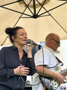 Photo de galerie - Chanteur - chanteuse