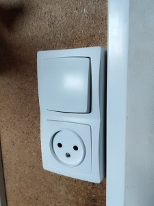 Photo de galerie - Interrupteur/ Prise saillie Legrand 