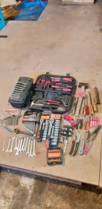 Photo de galerie - J'ai beaucoup d'outils pour bricolages et réparations