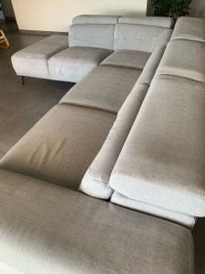 Photo de galerie - Nettoyage en profondeur d’un canapé à la shampouineuse 
