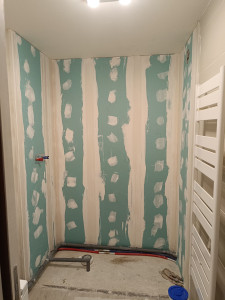 Photo de galerie - Rénovation des supports placo pour une salle de bain clé en main 