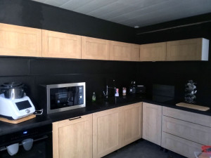 Photo de galerie - Cuisine encastrable.crédence mon
tage de meubles installation évier plafond raccord plomberie.ect..