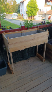 Photo de galerie - Jardinière réalisée à partir de bois de palettes 