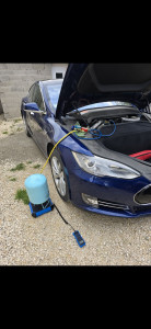 Photo de galerie - Rechargement de climatisation véhicule électrique 