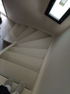 Photo de galerie - Transformation d'un escalier en bois en escalier blanc 