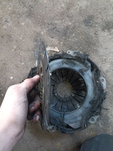 Photo de galerie - Travail réalisé lors d'un stage pour mes études, changement d'un embrayage