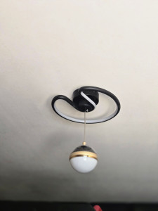 Photo de galerie - Pose d’un lustre 