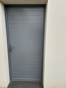 Photo de galerie - Fabrication d'un nouveau placage pour cette porte