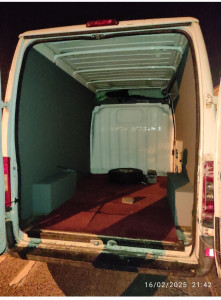 Photo de galerie - Bonjour, j'ai un camion je suis

 disponible.
