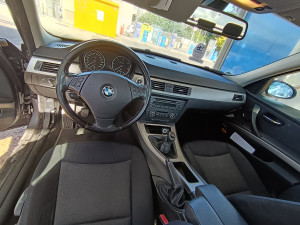 Photo de galerie - Entretien de véhicule lavage intérieur extérieur 