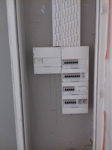 Photo de galerie - Réalisation d'une installation électrique pour un logement neuf.