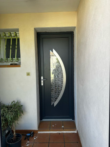 Photo de galerie - Pose d’une porte d’entrée