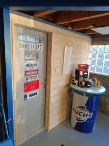 Photo de galerie - Petit coin café et bois de récup 