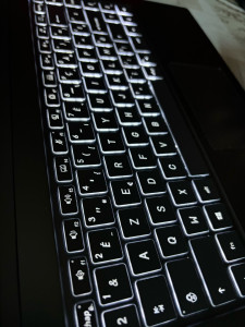 Photo de galerie - Diagnostic sur un ordinateur MSI avec touches défaillantes.