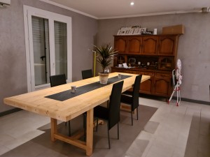 Photo de galerie - Fabrication de meubles en bois (table de salon 3m de long) 