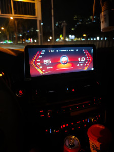 Photo de galerie - Un écran Android multifonction a été installé sur une BMW.