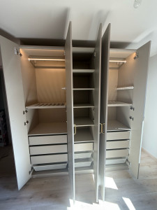 Photo de galerie - Montage d’un dressing 