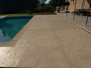 Photo de galerie - Dalle béton imprimé ( romaine couleur pierre )