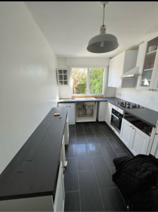 Photo de galerie - Pose d’un plan travail