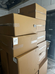 Photo de galerie - J’ai une grande gueule plus grande que ces cartons et je l’assume ! Je suis le meilleur ici 