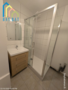 Photo de galerie - Rencontre complète d'une sdb