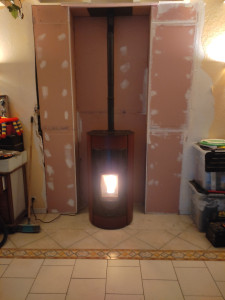 Photo de galerie - Pose poele a  granule  plus placo feu et laine de roche