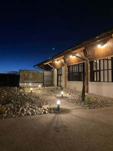 Photo de galerie - Réalisation d’éclairage extérieure pour un domaine viticole 