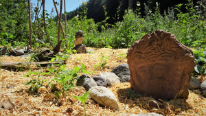 Photo de galerie - Une création artistique dans un jardin partagé