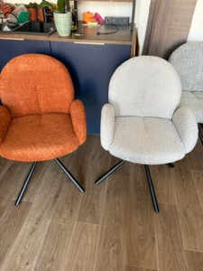 Photo de galerie - Chaises pivotante 
