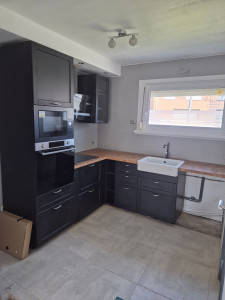 Photo de galerie - Montage d'une cuisine 