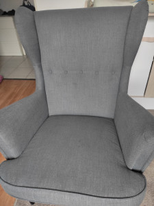 Photo de galerie - Nous proposons le nettoyage de vos canapés, fauteuils, moquette et tapis.
Voici le fauteuil après nettoyage. 