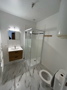 Photo de galerie - Rénovation salle de bain ( carrelage plomberie) APRÈS 