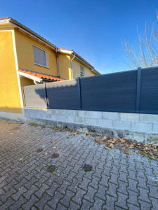 Photo de galerie - Maçonnerie avec pose de clôture  