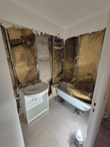 Photo de galerie - Avant la rénovation complète de la salle de bain.