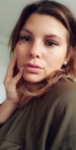 Photo de galerie - Bonjour je m'appelle Anais j'ai 28 ans je suis originaire de Strasbourg, jeune maman je travaille en tant que agent d'entretien dans les écoles, je cherche à arrondir mes fin de mois tout en rendant service.