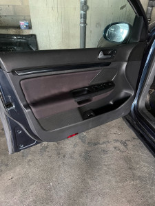 Photo de galerie - Remplacement tissus de portières.