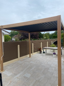 Photo de galerie - Montage d’une très belle pergola en peut de temps travail soigné et efficace 