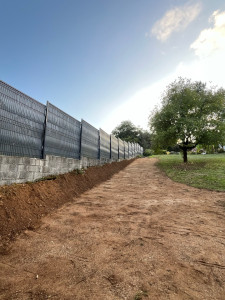Photo de galerie - Dessouchage d’un talus et engazonnement à la suite 