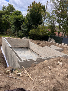 Photo de galerie - Piscine monobloc béton armé plage immergé 