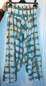 Photo de galerie - Création d'un sarouel avec comme modèle un ancien sarouel abimé