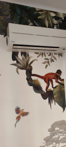 Photo de galerie - Dégraissage et décontamination split chambre enfant 