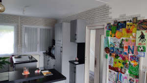 Photo de galerie - Pose de papier peint dans une cuisine 