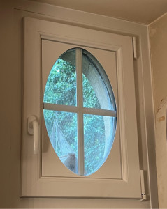 Photo de galerie - Remplacement d’une vielle menuiserie en bois par une menuiserie en pvc 