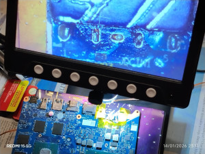 Photo de galerie - Soudure sur carte mère 